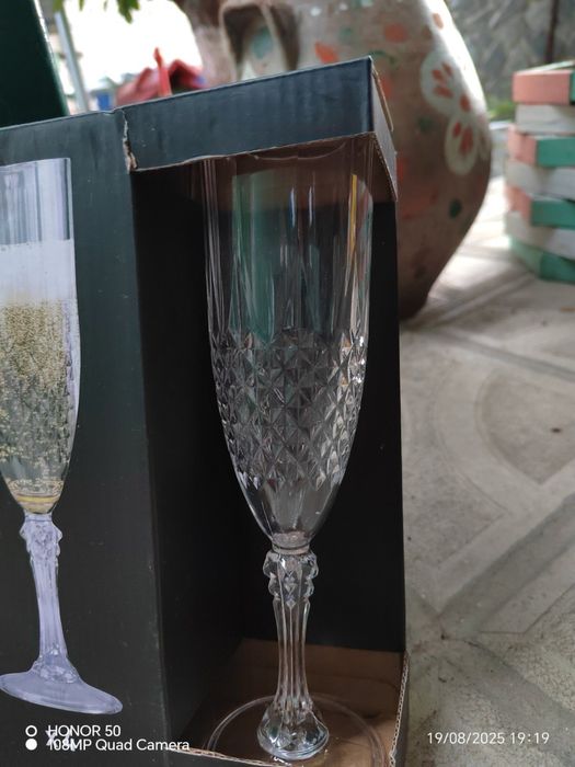 Чаши за шампанско