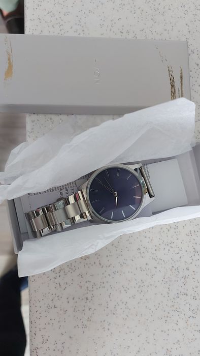 Чисто нов Часовник на Авон