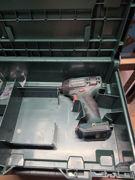 Акумулаторен ударен гайковерт Metabo SSW 18 LTX 300 BL