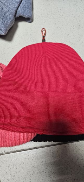 Шапки оптом по 1500 все новые