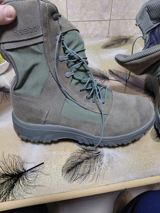 Vind ghete reebok militare noi