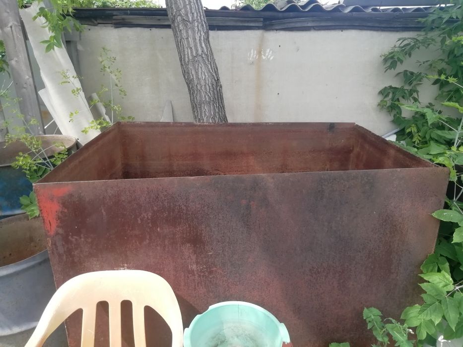 2 ёмкости продам 2и3 куба