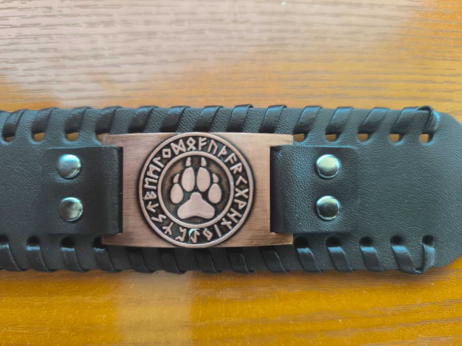 Продам красивый браслет из кожзама