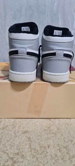 Зимние кроссовки