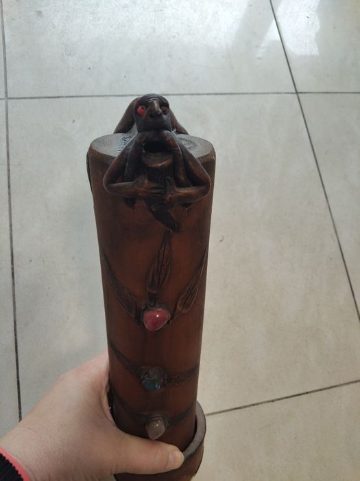 Дървен свещник в много добро състояние