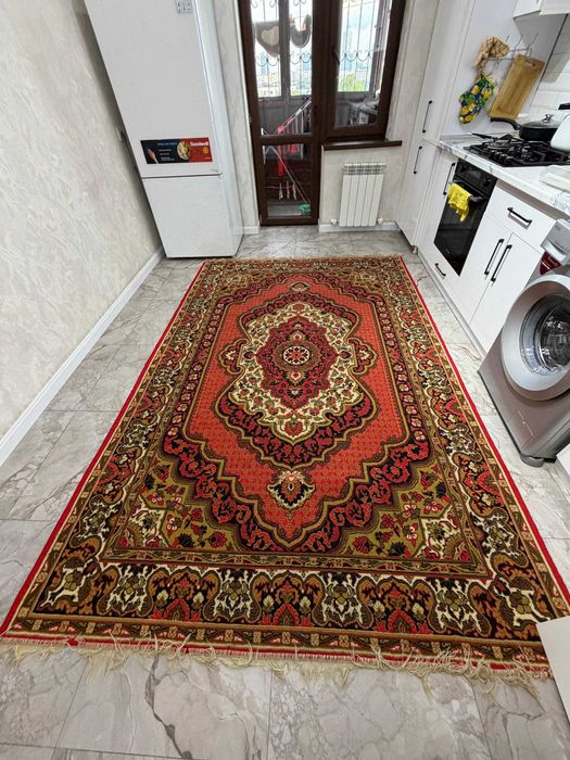 Gilam , razmer 3x2 ,2 ta