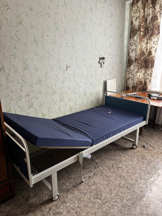 Кровать медицинская