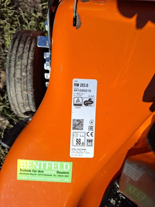 Masina de tuns gazon Stihl RM 253