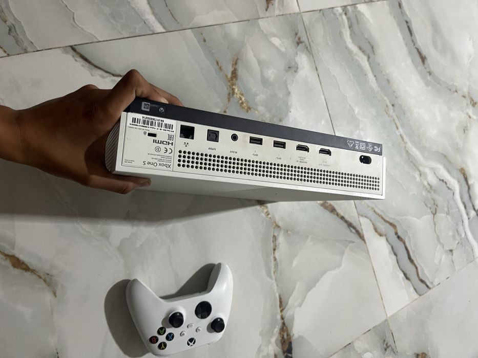 Vand sau schimb xbox one 1t