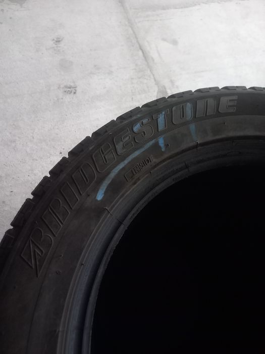 Продам резину Bridgestone 215,55,16 зима