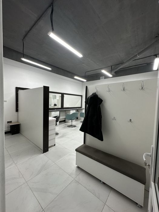 Продам  парикмахерский зеркало, тумба