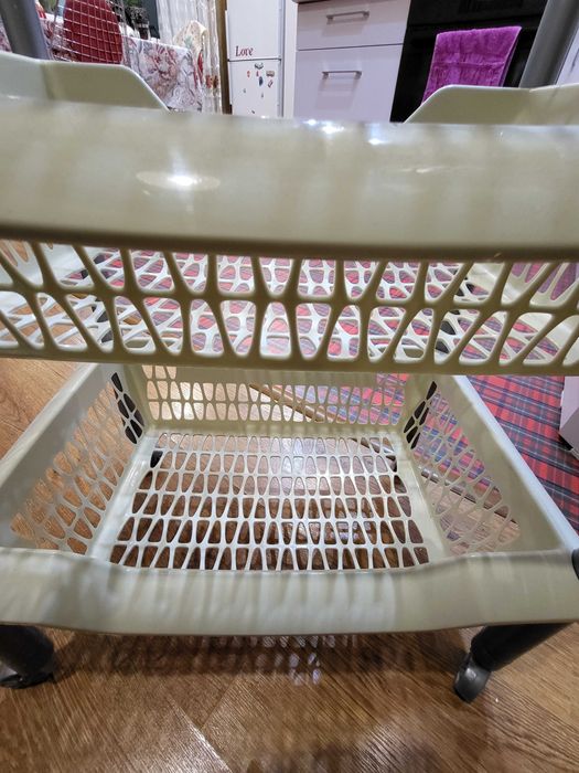 Универсальная этажерка из пластика