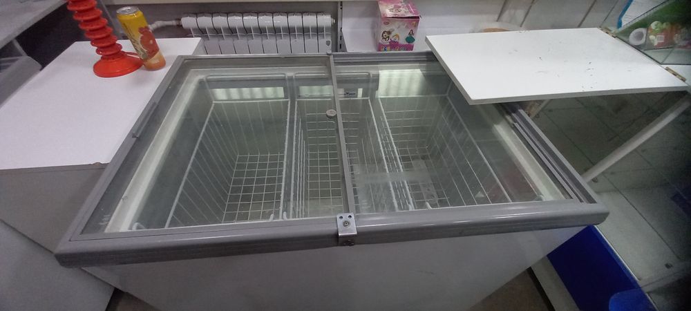 Продам морозильную камеру, витрину, ларь..