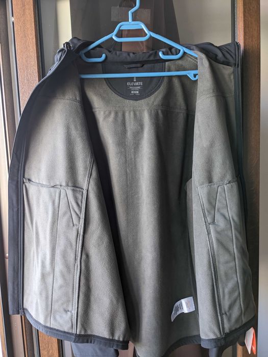 Geaca Softshell noua