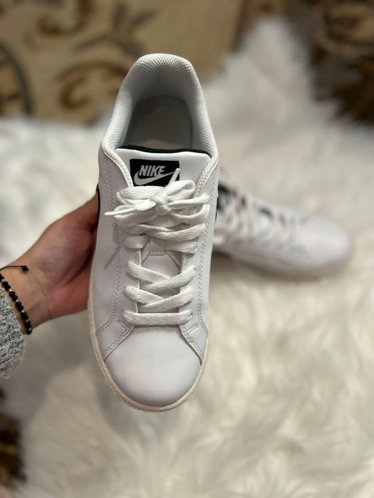 Vând Adidași Nike 40.5