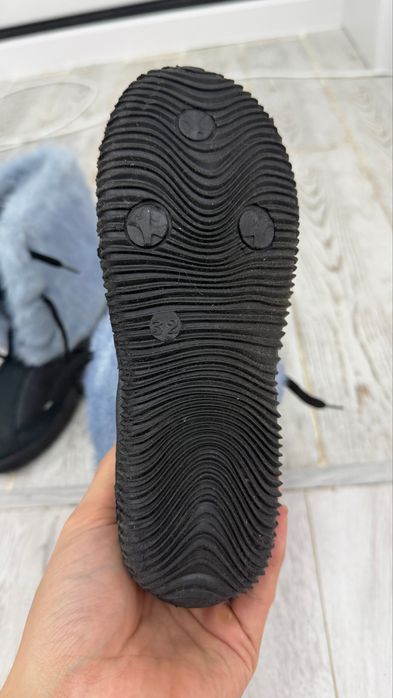 Продам зимнюю обувь