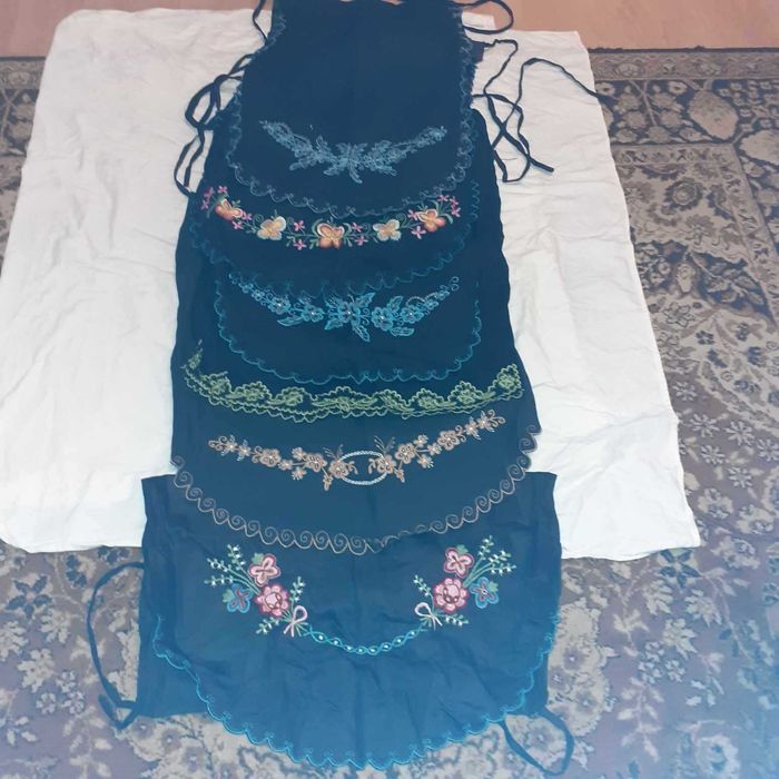 Тъкани и нашивани престилки за носии