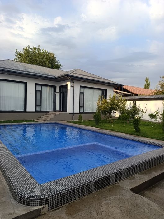 Oq tosh dacha oila uchun