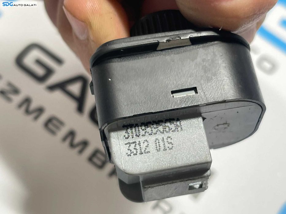 Buton Oglinzi cu Pliere Rabatare Electrica Skoda Superb 2 2008 - 2015 Cod 3T0959565A[S0271]