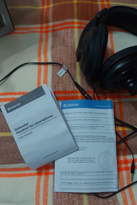 Наушники с микрофоном почти новые