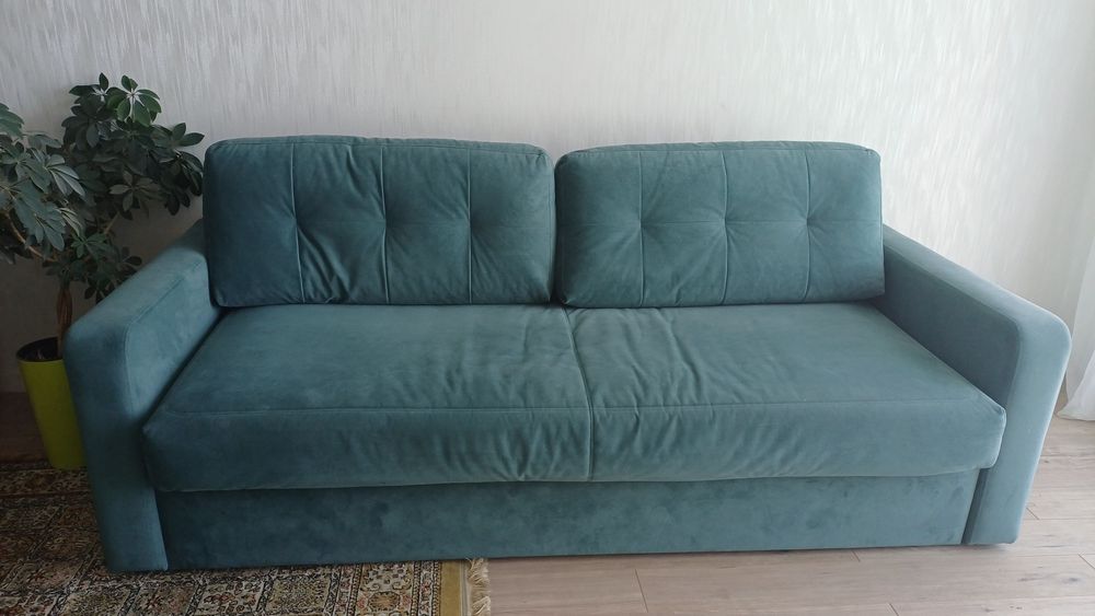 Продаю б/у диван
