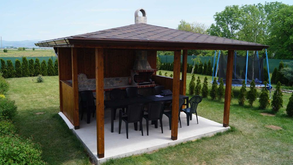 Дървени навеси - направа и монтаж ''ХАМЪР БИЛД ЕООД''