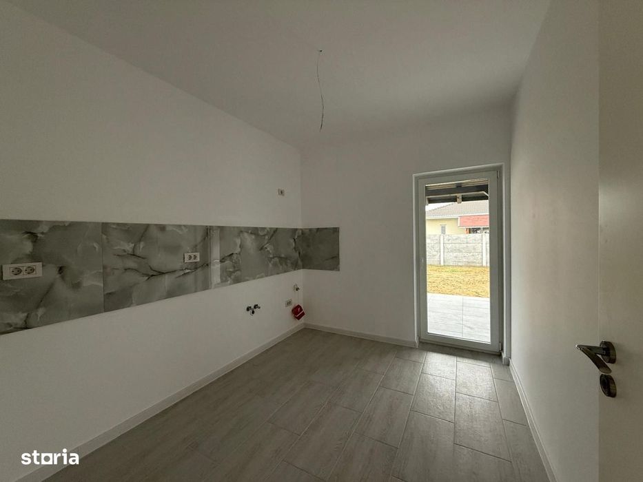 Duplex pe parter – compartimentare excelentă, teren generos.