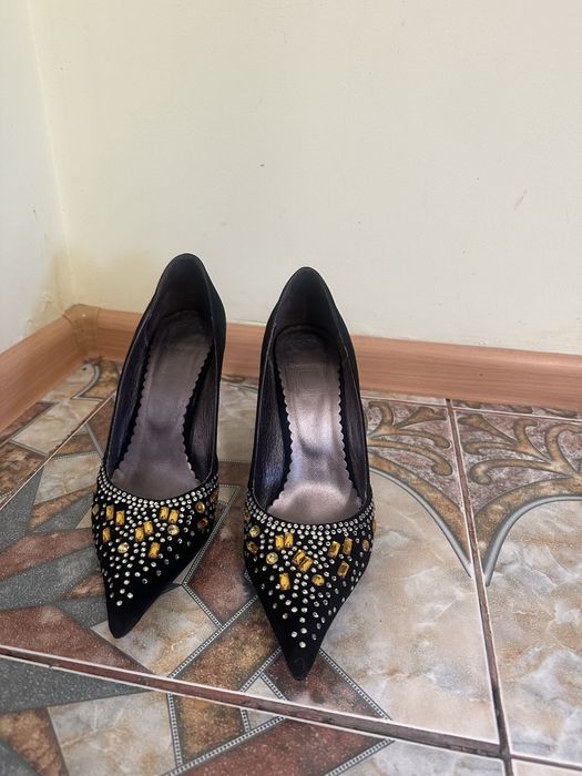 Вечерние замшевые туфли