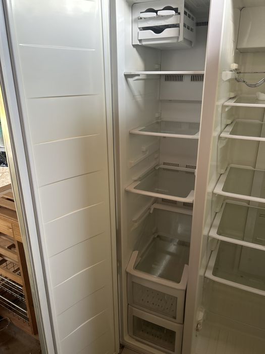 Frigider în două uși e perfect funcționa