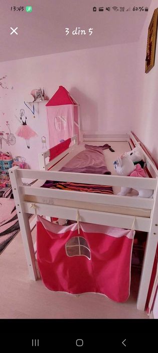 Pat castel cu topogan