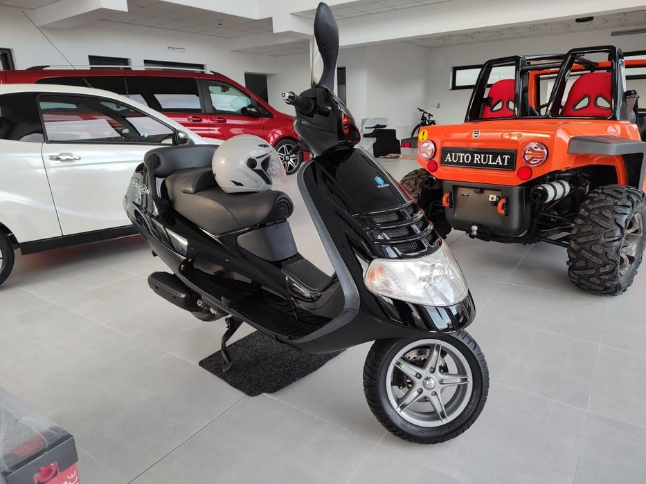 Scuter Piaggio Hexagon 250 scooter