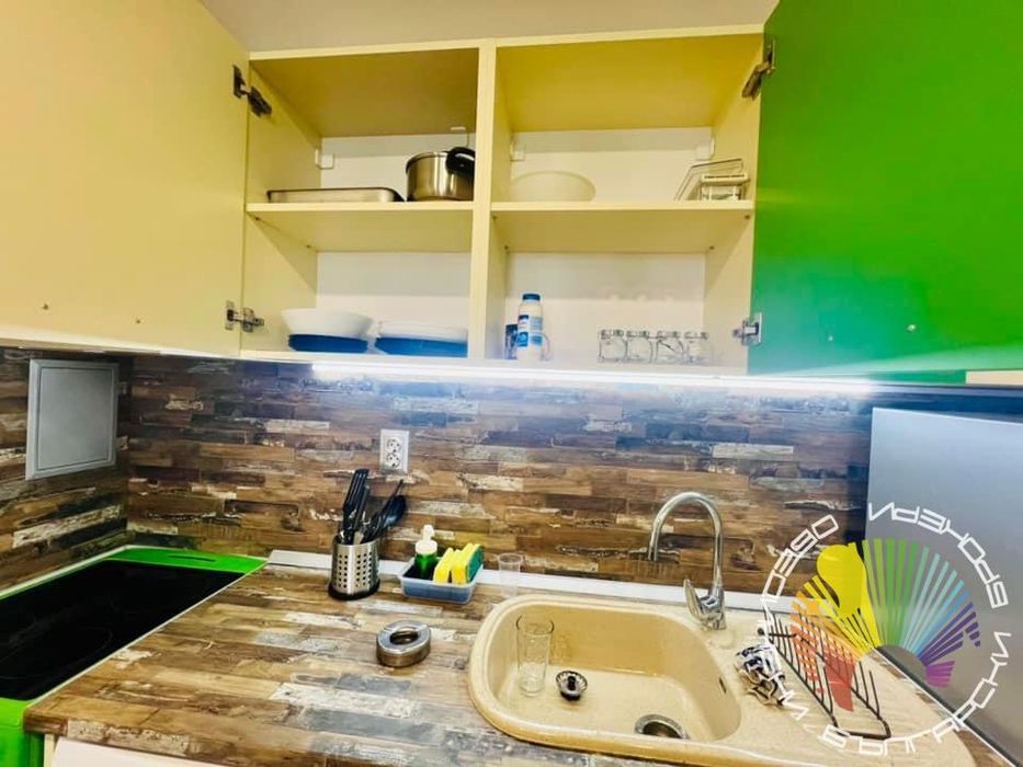 Дава се под наем Двустаен апартамент в Бургас, Славейков - 60 кв.м за 561 € - Снимка #1