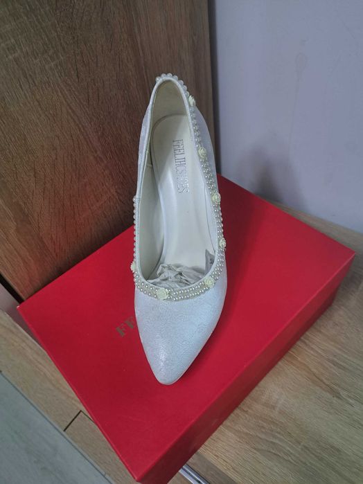 Pantofi de mireasa