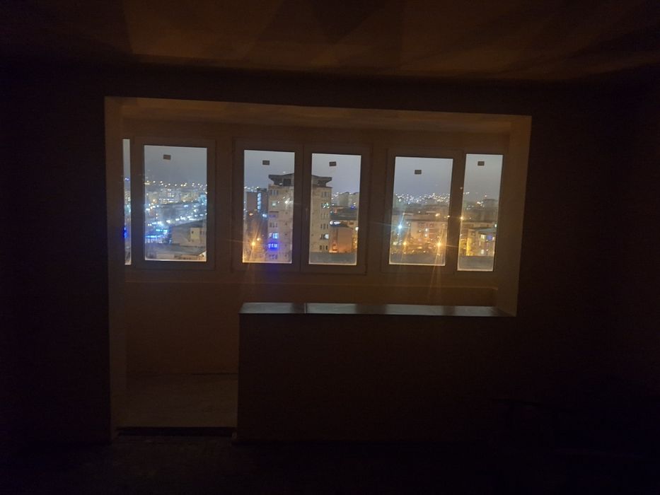 Vand garsoniera etajul 9