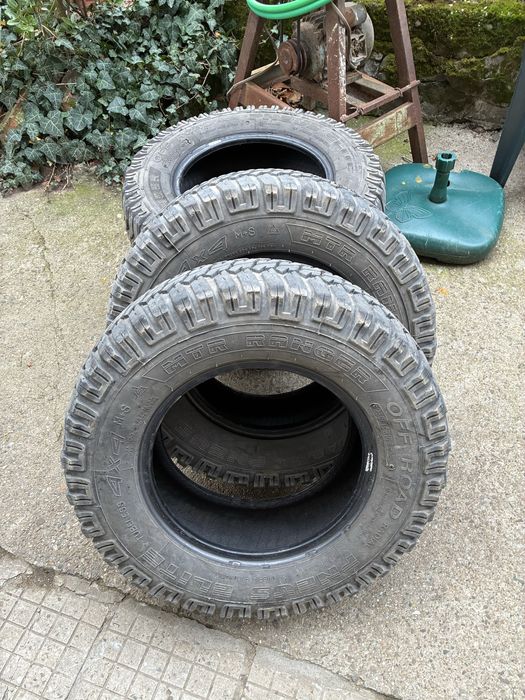 Гуми offroad 235/75/15 4бр 200 лв