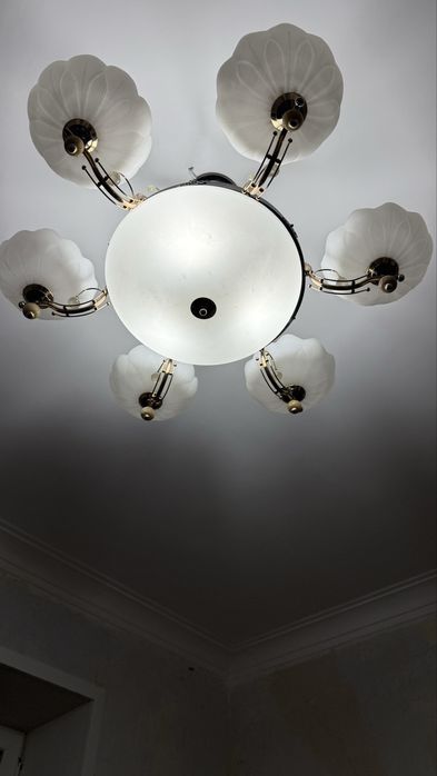 Продается люстры