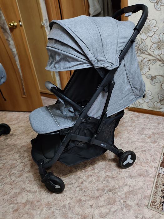 Продам прогулочную коляску Mstar