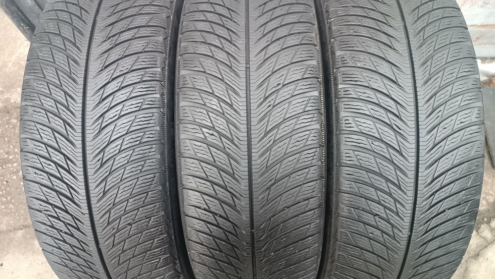 235/60/18 Michelin