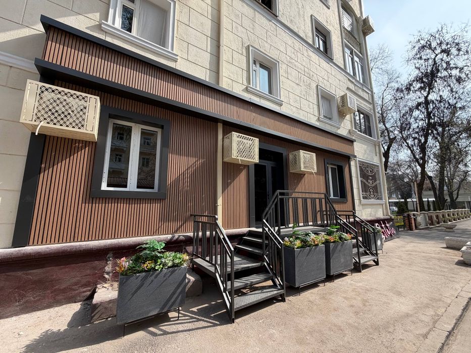 ПРОДАЁТСЯ! Помещение 100м² фасад 12м Шота Руставели арендатор готов