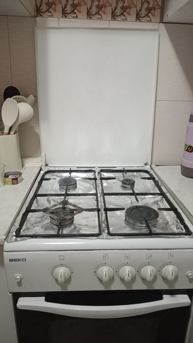 Продам газовую плиту
