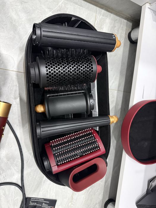 Dyson i.d с вышивкой