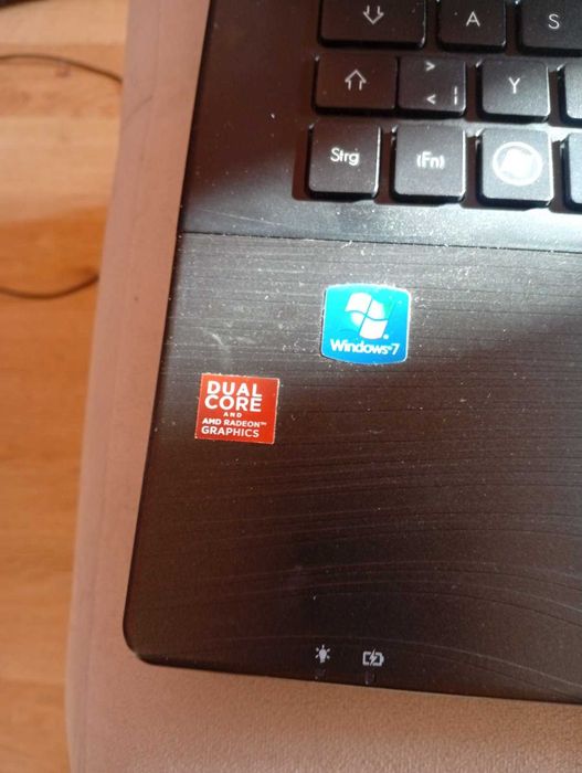 лаптоп pocakard bell за части