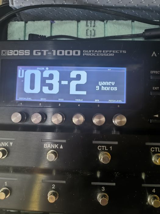 Процесор за китара, цигулка и други инструменти//BOSS GT-1000