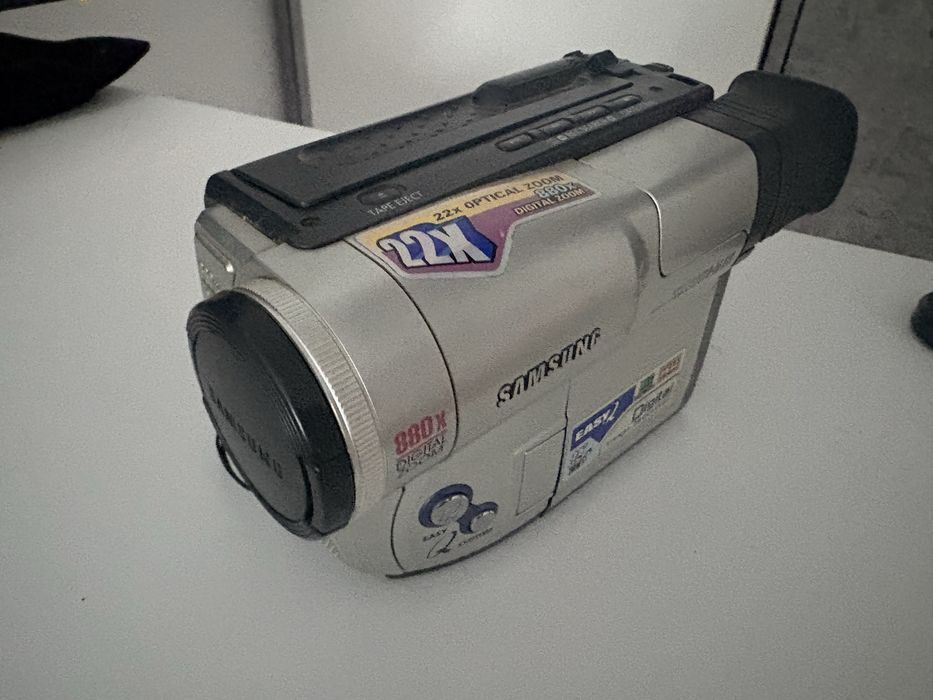 Camere video Sony DCR-TRV110E Digital8 + Samsung VP-D361 MiniDV