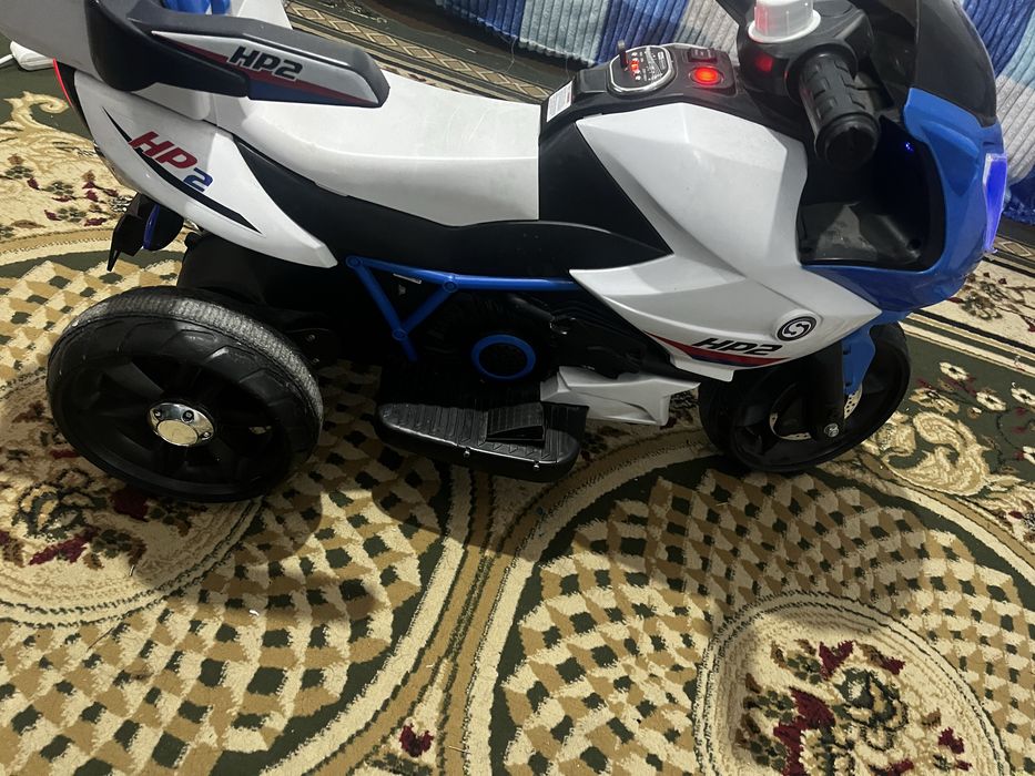 Мотоцикл трехколесный