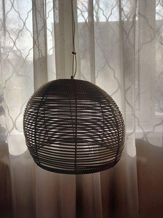 Люстра в хорошем состоянии