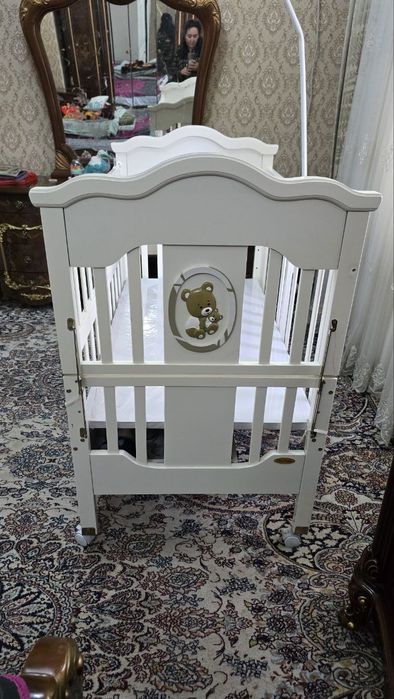 Продаётся детская кровать с люлкой в хорошем состояние