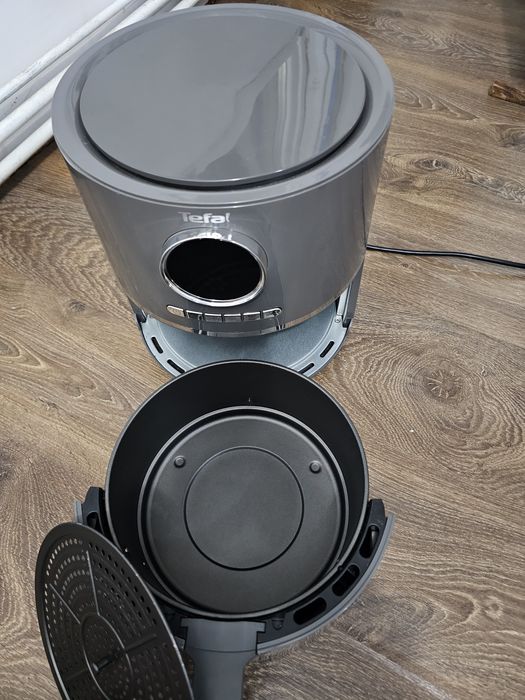 Air Frayer Tefal (fripteuza cu aer cald)