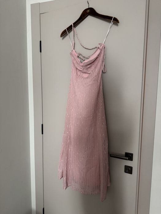 Рокля midi Fashion Nova