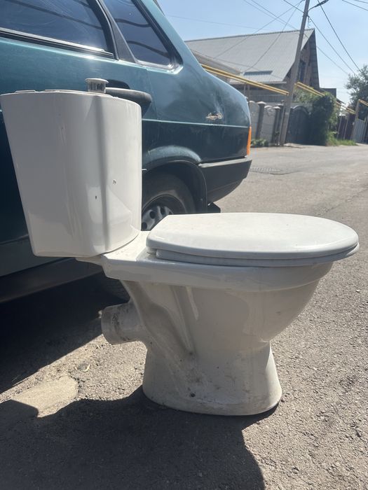 Продам унитаз